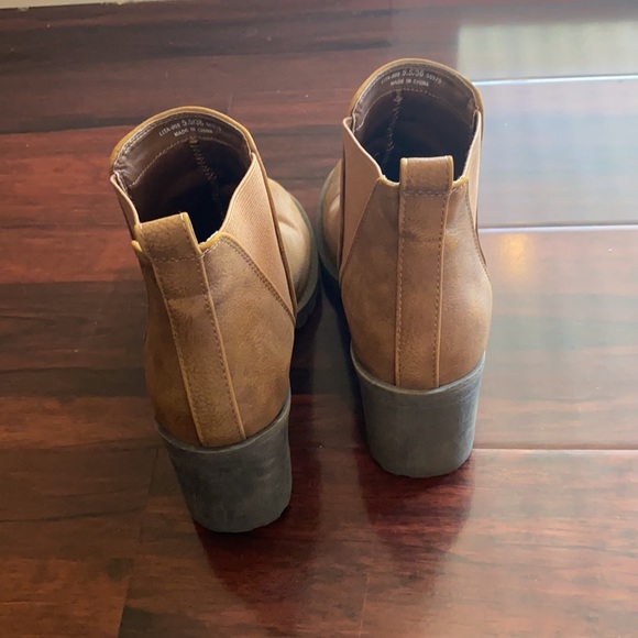 Brown booties - Picture 3 of 3